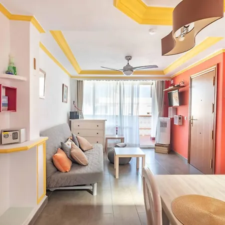Penthouse In Old Town, 100m From The 푸엔히롤라